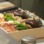 鳥しき - お弁当製作中！　出来上がり間近・・・