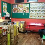 花まる弁当 - 店内