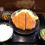 キセキ食堂 上尾店 - 上キセキ定食・1500円。これで肉の大きさが伝わる？