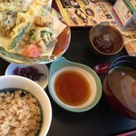 華屋与兵衛 - 松茸飯