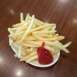 セットのフライドポテト