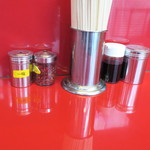 ラーメン二郎 - 卓上調味料