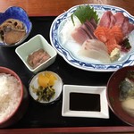 お食事処 海山 - 刺身定食 竹＝１６２０円