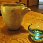 大和 - 日本酒・三重県久居「油正」初日 冷酒 純米酒 1本 300ml 756円（税込）。　　　　　　2018.11.24