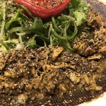 饗 くろ喜 - 大量のアサリにブラックペッパー