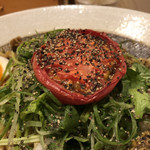 饗 くろ喜 - ロースとトマト、九条ネギ、パクチー