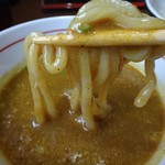 桃山 - 腰のある極太麺