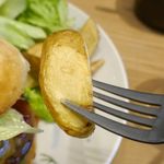15℃ - サイドメニューのフライドポテトは分厚くホクホク感満点でうまし！
      
      結果的に、インスタ映えする姿が楽しめながらも美味しさも両立し、目とお腹も満足なランチタイムが楽しめました！