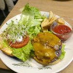 15℃ - 10分ほど待ったのち「15℃バーガー+フレンチフライ」が到着！