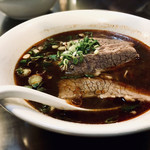 史記正宗牛肉麺 - 紅湯白肉麺・280NTD