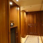 ホテル川久 - 鏡張りの廊下