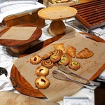 ホテル川久 - パンが乱雑に…