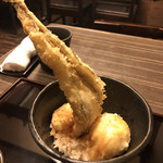 蕎麦Diningすが - そびえ立つ穴子天ぷら！
