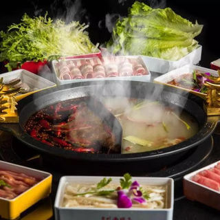 Delicious in both summer and winter! The bright red “Hot pot” is also a super spicy challenge ☆