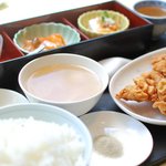 シセン - から揚げ定食