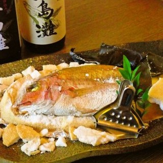 五島丸 - 料理写真:鯛の塩釜焼き