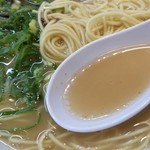Ichibandaka Ramen Izakaya - このスープ。私は好きですよ。