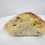 カミバン - 【2018.11】クリームぱん(カット断面)