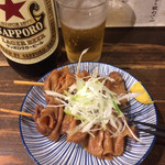 寅屋 - スジ煮込み  串タイプですがホロホロ柔らか