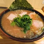 秋葉原ラーメン わいず - ラーメン\740(18-12)