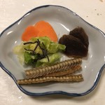 鰻はし本 - 骨せんべいと漬物