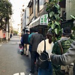 とんかつ 万平 - 開店前の行列♪