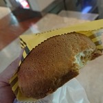 Rotiboy - 料理写真:1810_Rotiboy Bandara Soekarno Hatta Terminal 2(CGK terminal2)_Rotiboy@11,818Rp (税込＠13,000Rp)