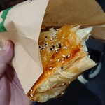 Starbucks - 1810_Starbucks Halim Perdanakusuma Airport_Tuna Puff@27,000Rp(ツナパイ) サクサクで意外と美味しいんです。ってパイは基本サクサクか。笑