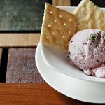 タユタ - 名物ウメイチゴ