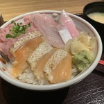 寿司 魚がし日本一 - 三色丼