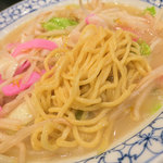 かいの - 鶏白湯スープも美味いけど、麺がこれまた美味い！ モチモチしこしこ。