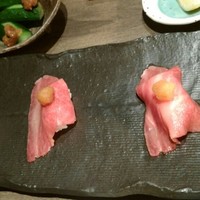 うしごろ 貫 五反田店 - コース(前菜三種盛り/味噌キュウリ)
                コース(炙り握り)