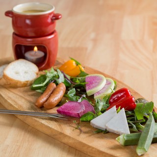 ヘルシーな揚げ物やお酒のすすむ一品など、高コスパでご用意♪