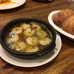 バルにしむらーの - プリプリ海老のアヒージョ
      