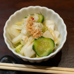 興 - 2018.12 お通し（300円）白菜浅づけ山ワサビのせ
