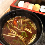 Sushigen Dainingu - 赤出汁