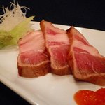 Niusankinshokunikuwarudozen - 豚肉のタタキ