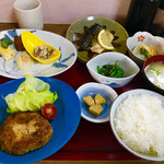 おうちでごはん家 - ☆お昼ごはん♪メインのおかずは、豆腐ハンバーグと焼き塩鯖♪素晴らしい内容^_^