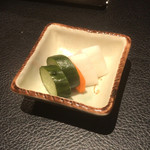 もち豚とんかつ たいよう - お新香付き。