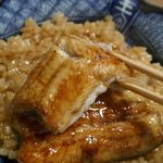 祇をん う桶や う - 早速、鰻から食べてみると、夏の鰻でありながらも身は大変ふっくらとしてしつこくない程度に脂が乗っており、当然ながら泥臭さ0で美味しさに満足！