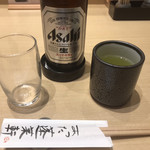 あつた蓬莱軒 - 瓶ビール(中瓶)アサヒスーパードライ(750円)