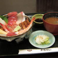 磯料理　まるけい - 海鮮丼