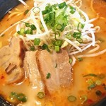 のぶやラ－メン - 中辛ラーメンアップ