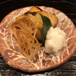 御料理 古川 - 玄海産鰤の照り焼き 蓮根チップと卸とろろ　全てのバランスが良いのですよ～
