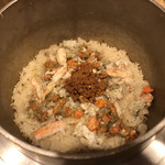御料理 古川 - 出来立ての香箱蟹の羽釜御飯！　香りでＫＯされました～