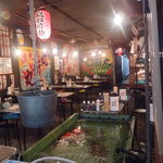 地魚屋台とっつぁん - 店内