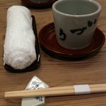いづう - お茶とお箸とおしぼり