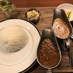 カフェ オールドクロック - カレーランチセット(2種盛 ライスM ポテトサラダ ピクルス サラダ)