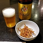 おゆみ庵 - 突き出しは揚げ蕎麦。変わり蕎麦が混ざっていると嬉しい。