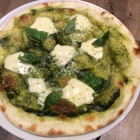 フレッシュバジルのジェノベーゼPizza